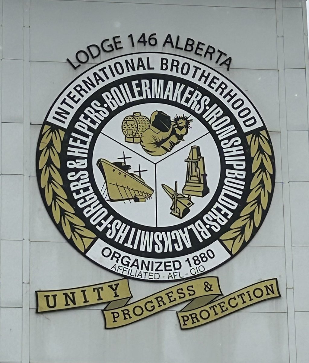 Central Memorial High School - CBE tweet media