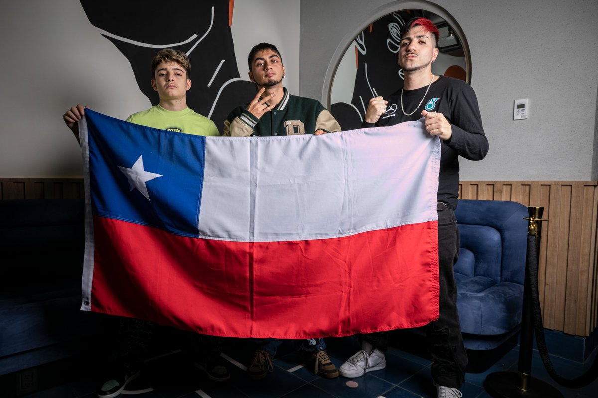 Like ❤️ si crees que hoy la gana uno de ellos

🇨🇱 Nitro
🇨🇱 Acertijo
🇨🇱 El Menor 

#TeamChile #fmsinternacional