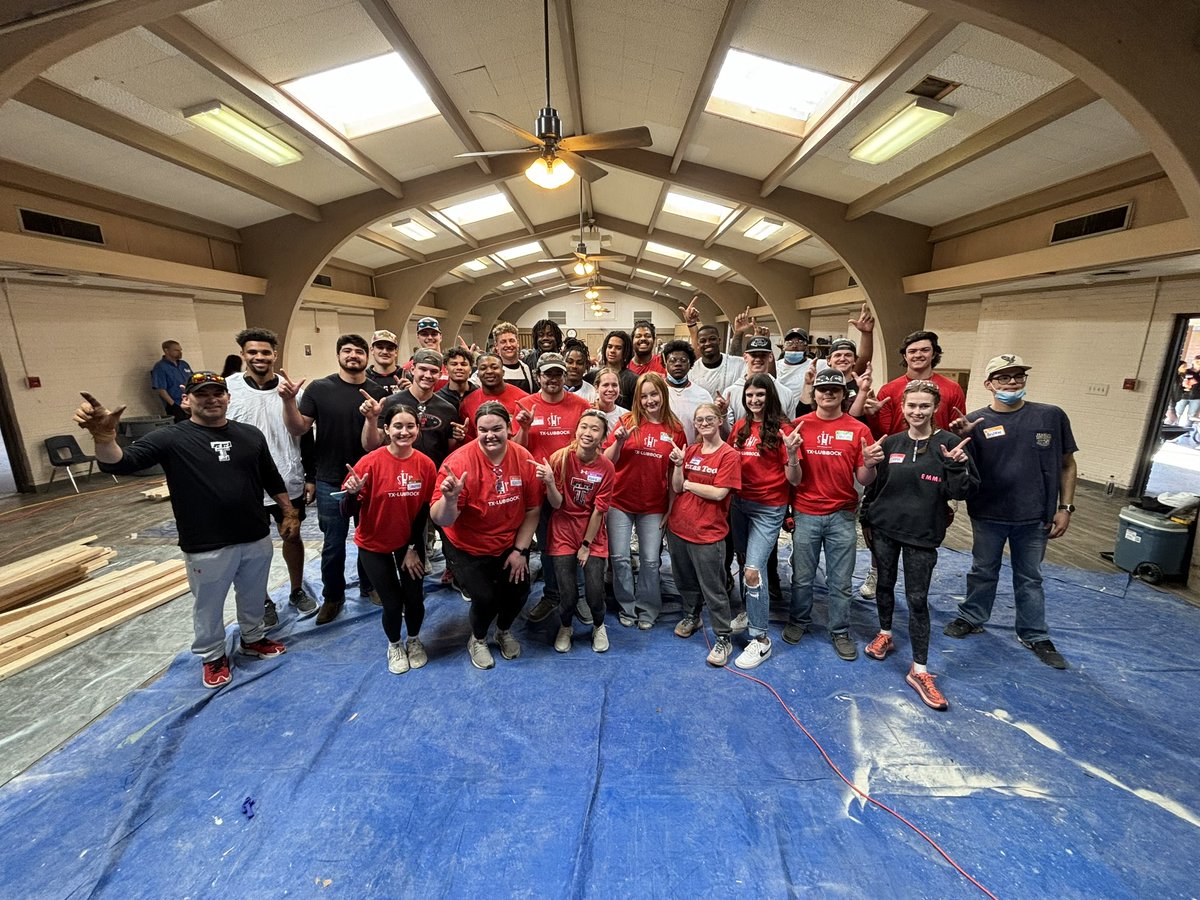 calebrogers76's tweet photo. Today @TexasTechFB got to be apart of something that was so much bigger than us!! Thank you to @JisellaRizzo and @ShpBeds for allowing us to work with them today as we built, assembled and delivered 15 beds. No kid sleeps on the floor in our town!! https://t.co/iaqDA4JfB9