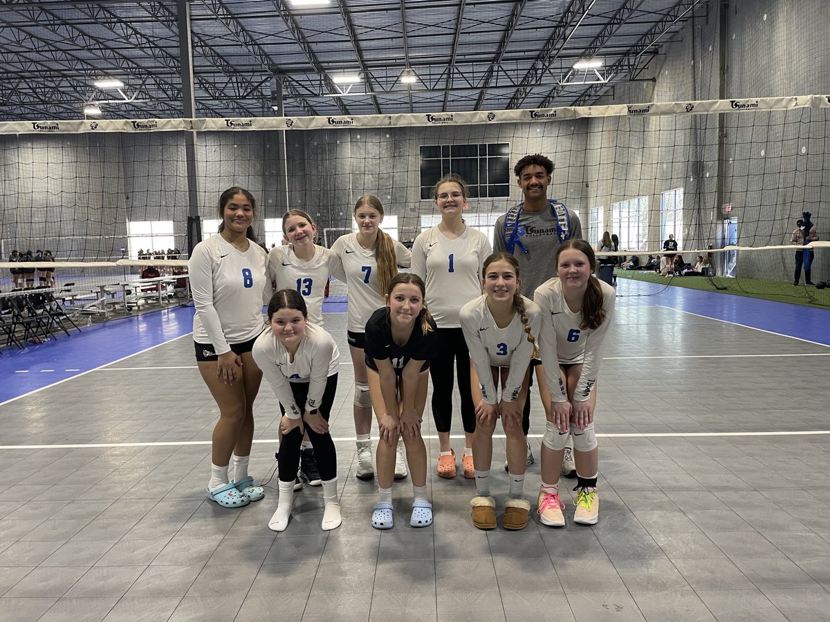 V_doyle7's tweet photo. Gold Bracket 2nd place today at the Atlanta Classic…Tsunami Central Ga 13-1 Premiere Seena 🏐🌊 #GoBigWave @TsunamiVBall https://t.co/MuBQ4woWWU