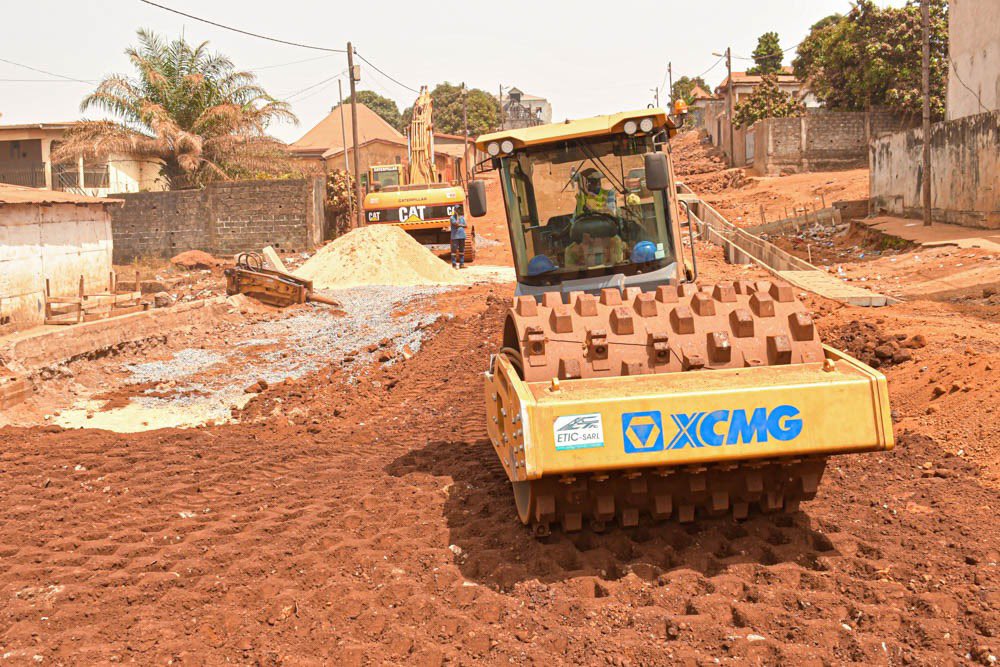 𝐌𝐈𝐓𝐏: le Secrétaire Général v𝐢𝐬𝐢𝐭𝐞 𝐝𝐞𝐬 𝐭𝐫𝐚𝐯𝐚𝐮𝐱 𝐚̀ 𝐇𝐚𝐦𝐝𝐚𝐥𝐥𝐚𝐲𝐞, 𝐌𝐚𝐭𝐚𝐦, 𝐒𝐨𝐧𝐟𝐨𝐧𝐢𝐚, 𝐓𝟔, 𝐄𝐧𝐭𝐚𝐠 𝐞𝐭 𝐥'𝐚𝐱𝐞 𝐒𝐨𝐧𝐟𝐨𝐧𝐢𝐚-𝐊𝐚𝐠𝐛𝐞́𝐥𝐞𝐧 pour s’enquérir de leurs états d’avancement et la qualité du travail.
#MITP #Visitchantiers