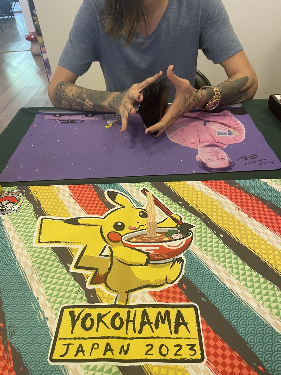 It finally happened 😂 and to top it off, someone who didn’t know me walked by and was like OMG that’s you wtf?