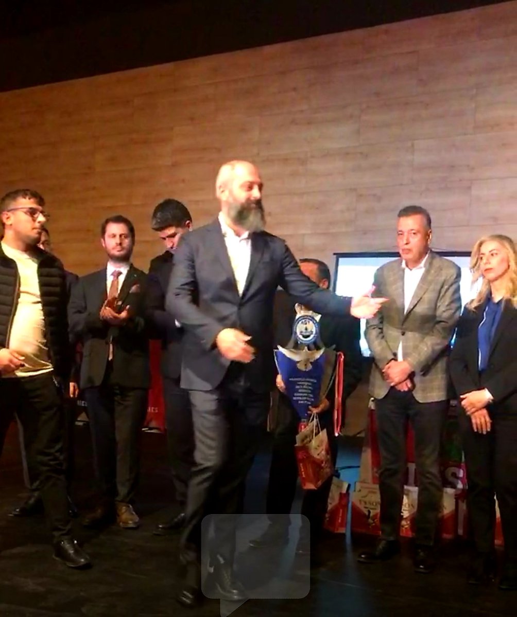 ANADOLU GÜVERCIN YARISMASI KUPA TÖRENİ

Şahıslar gelir ve gider... Ama asıl olan duruştur. 

İki şey mühimdir, birincisi okyanus gibi bol haysiyet, ikincisi Elif gibi dimdik şahsiyet.

DEMOKRAT PARTİ ATAŞEHİR İLÇE BAŞKANLIĞI...
<a href="/DpGultekinUysal/">Gültekin Uysal</a> 
<a href="/cenginyurt52/">Cemal Enginyurt</a>
@dpdenizfinci