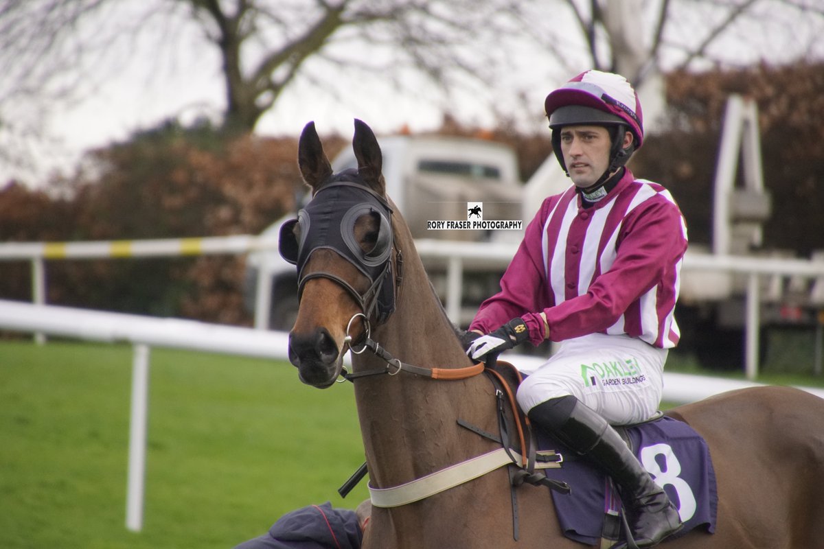 ROXBORO ROAD (Oscar x Pretty Neat) at Doncaster on Wednesday.
Trained by Mike Sowersby, owned by M E Sowersby and ridden by <a href="/AaronAndo91/">Aaron Anderson</a>.
Once a smart handicap hurdler when trained in Ireland, a six time winning eleven year old.