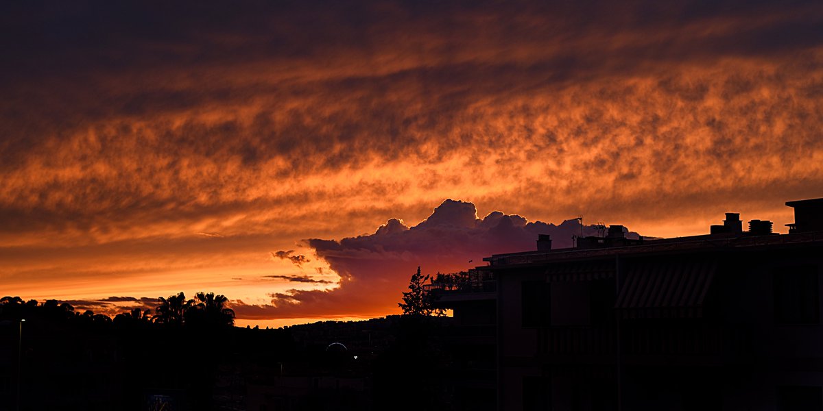 Ciel de feu ce soir sur Nice !🩷🖤
#Nice06 #CotedAzurFrance #Meteo06 #nicemeteo06 #KeraunosObs #MeteoCotedAzur #meteo60 #infoclimat