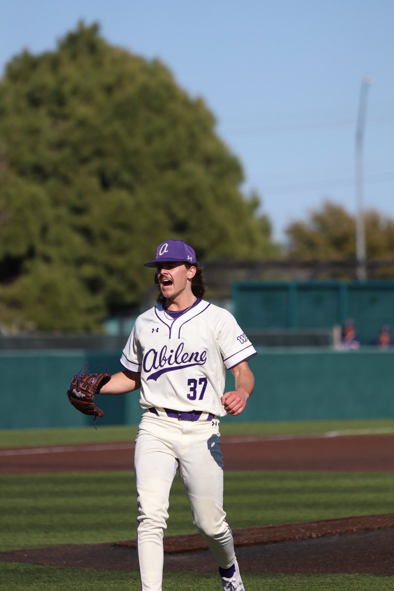 Top 8 | With runners on 1st and 3rd, Chandler Benson held down the mound to bring out the Wildcat offense‼️

PENN: 1
ACU: 10

#ATO | #GoWildcats