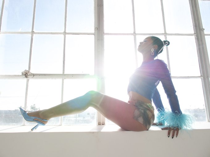 I&rsquo;m late but it was my birthday a week ago!!!! Weeeeeee I&rsquo;m a cougar rawr 🐯  Photography: @justicemooks<a href="/tag/tbt"class="tags"><span>#tbt</span></a>