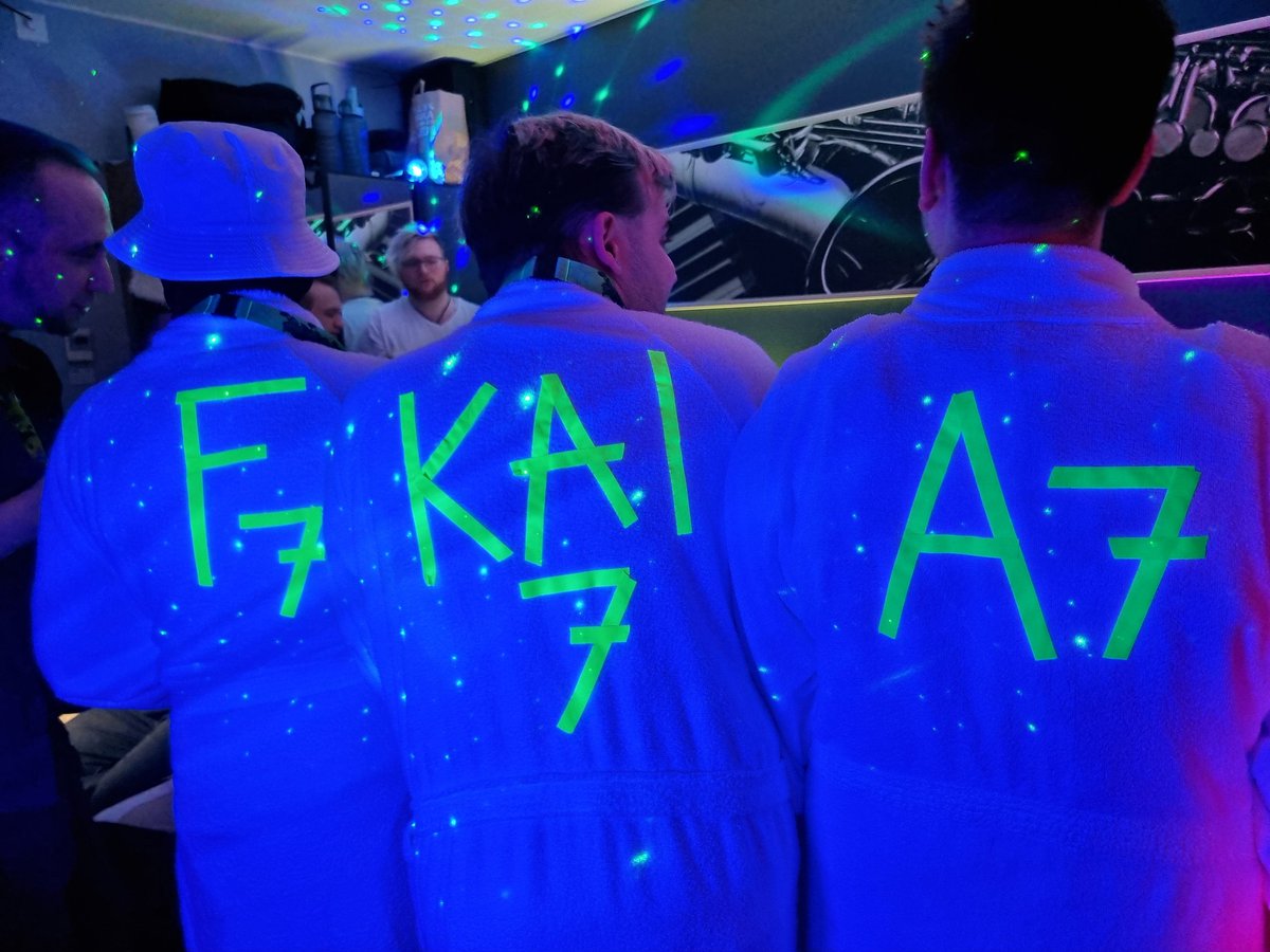 Hi I'm Jooni 🔜LVFC 👋🏳️🌈 tweet media