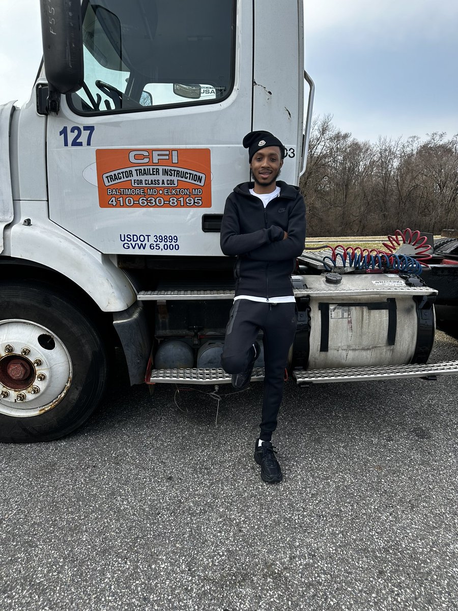 1lorkenan's tweet image. Telling you I ain&apos;t sell not one drug to get this shit ! A 9-5 gon be my best friend til I own my own ! #ClassA 🚛