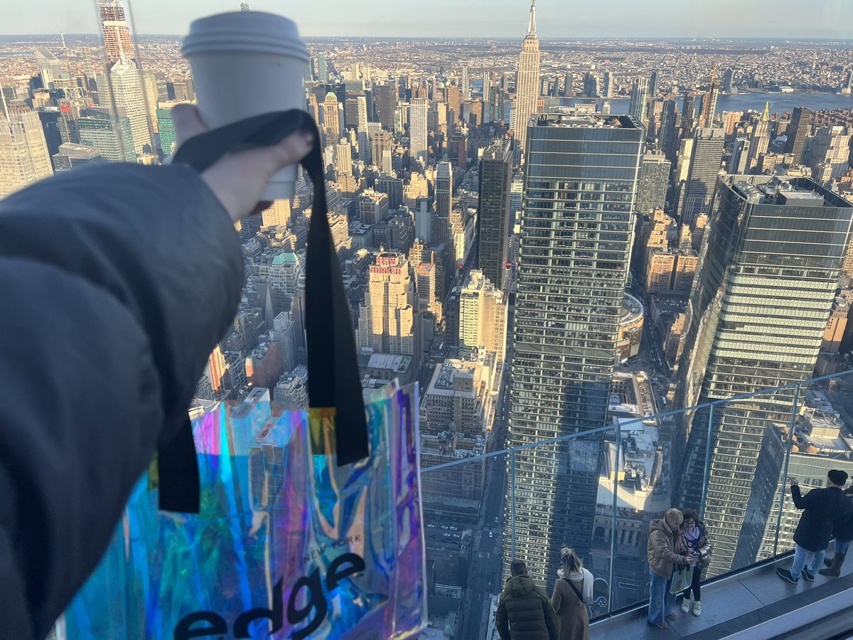 Ms. Selikoff tweet media