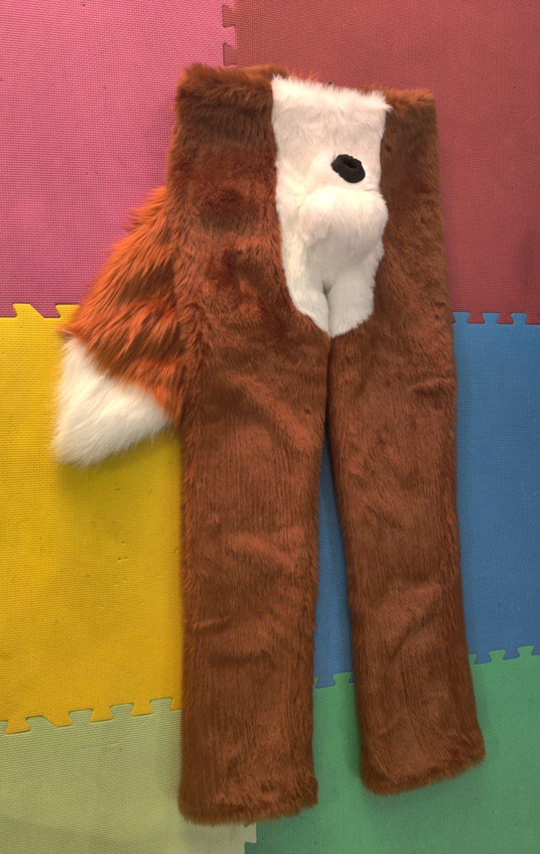 NobleGalactic's tweet image. Finished up a set of fox pants, comes with number 3 style sheath. Updated expanding entry on the ball pouch. The commissioner also got a tail and bum zipper. Tail not stuffed for pics.