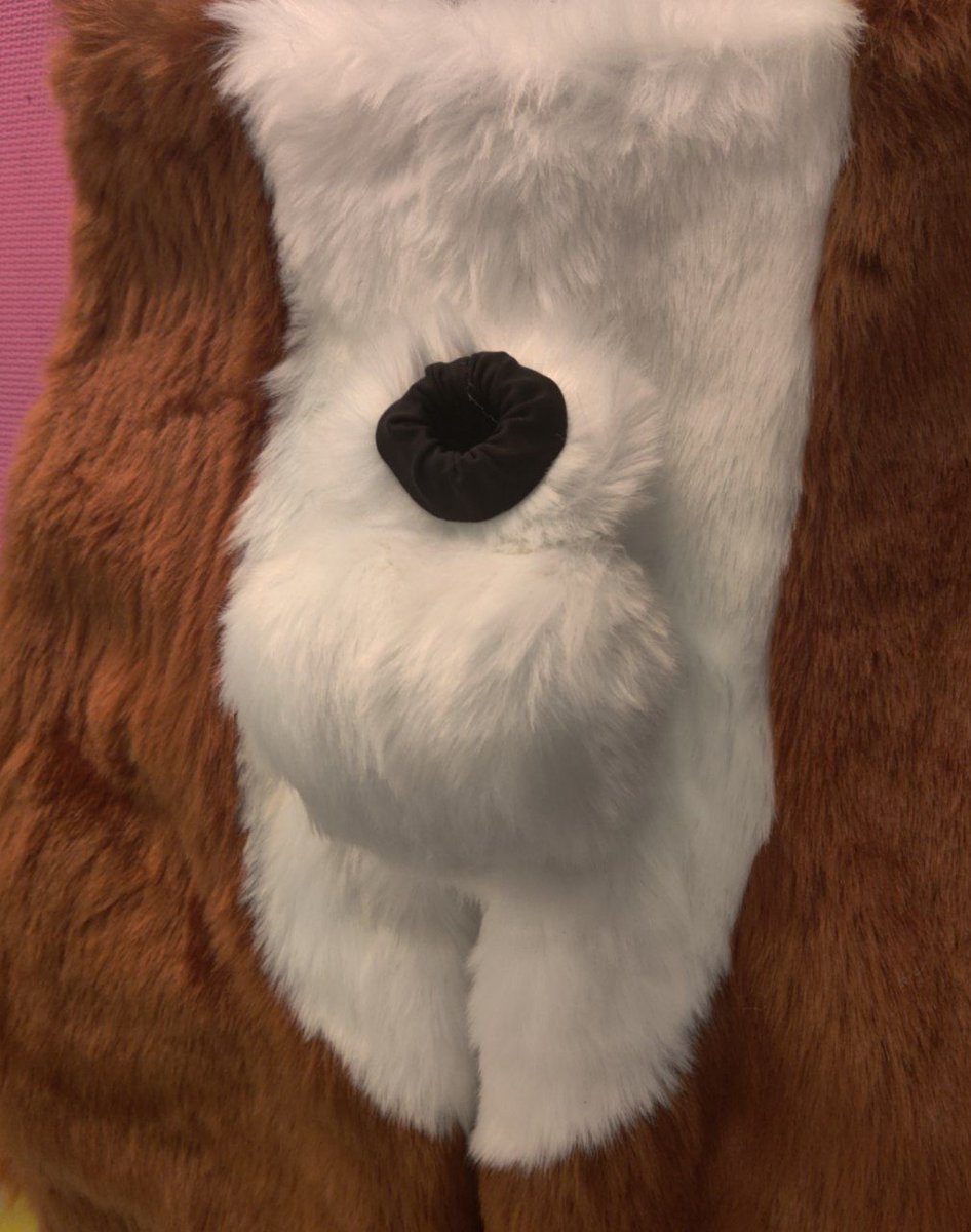 NobleGalactic's tweet image. Finished up a set of fox pants, comes with number 3 style sheath. Updated expanding entry on the ball pouch. The commissioner also got a tail and bum zipper. Tail not stuffed for pics.