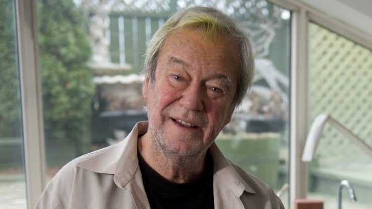 CraigBaird's tweet image. On this day in 2023, Gordon Pinsent died.
Born in Grand Falls, NFLD in 1930, he was the voice of Babar from 1989 - 2015.
He appeared in many TV shows &amp;amp; movies including The Red Green Show &amp;amp; Due South.
His role in Away From Her was widely acclaimed.
He won 5 Geminis &amp;amp; 3 Genies.
