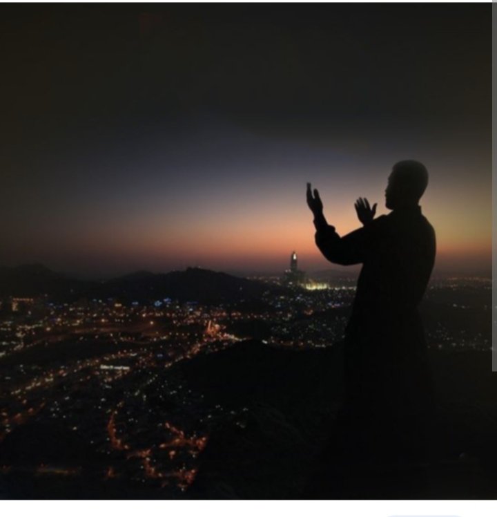 HassamGhouri3's tweet photo. Let us use this night to pray for our loved ones, seek Allah's mercy, and pledge to live a good life." "Allah's gift is the night of forgiveness. Let us make good use of it and seek his blessing."
#ShabeBarat https://t.co/iTJyv2pbaw