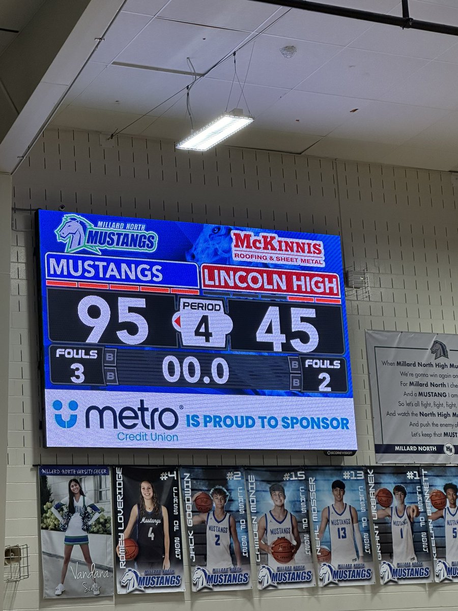 Spideyddj's tweet photo. Mustangs stampede the Links on their way to the district A-2 finals. @MNHSActivities @MNHS_Basketball @MillardNorthHS #proud2bmnhs #rollstangs https://t.co/rwSYHu331w