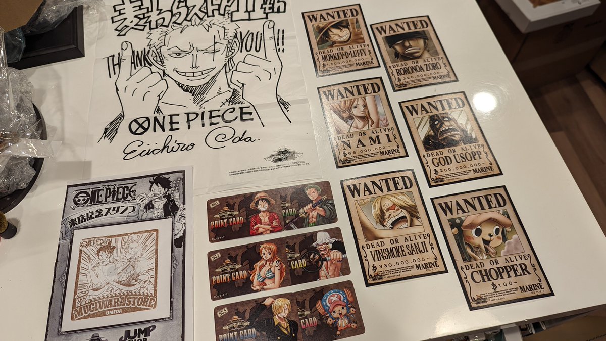 WhiskeyTeeth's tweet photo. Alright, #ONEPIECE haul time! This thread could span a couple of days. Updating this semi live again! Took a while to make room for the new goodies, had to move some ref books, them moved them back.

Here we go! First the mugiwara store stuff! https://t.co/GPWV6oDCLh