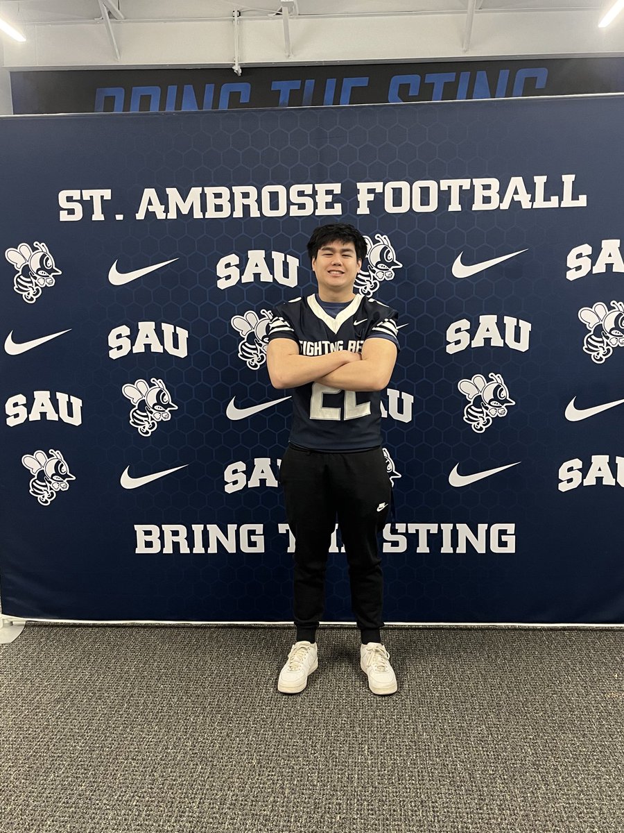 Had a great visit at @FightingBeesFB thank you to @FillippSAU & @BernardBuhake for inviting me out great environment there would love to come back!! @SouthElginFB @RBsNation_RBN @ExpoRecruits @PrepRedzoneIL @CoachTank78 @DeepDishFB