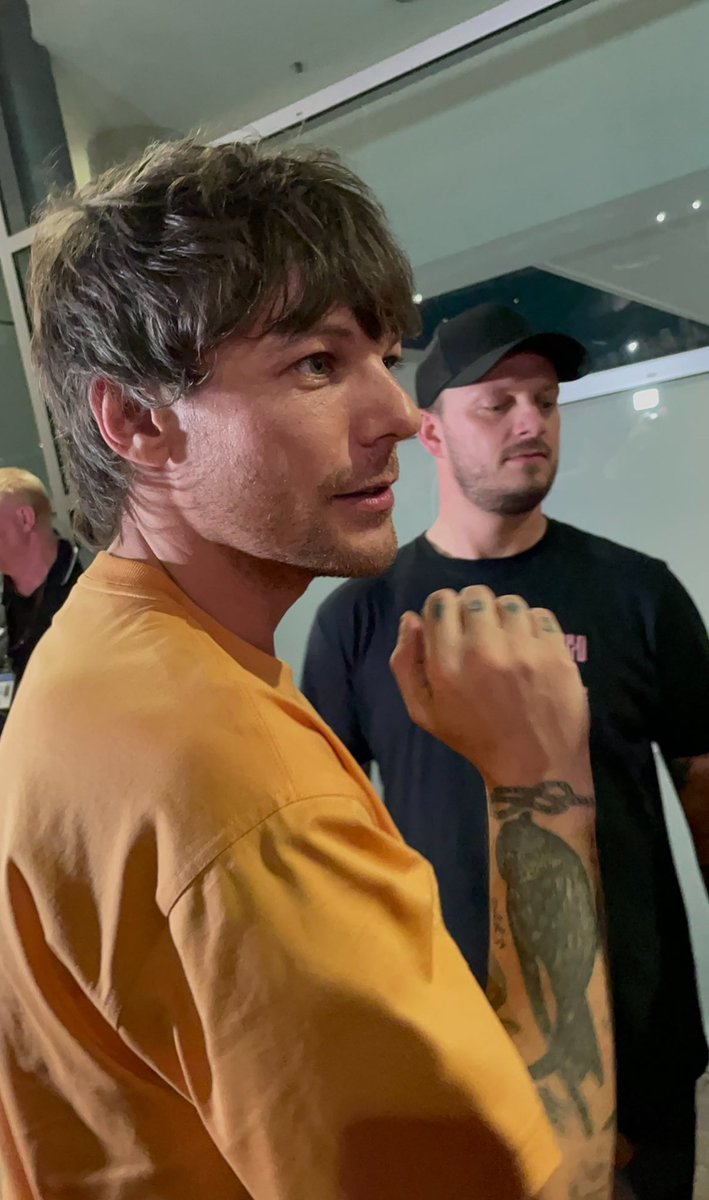 she/her louis (@lwtsheher) on Twitter photo 