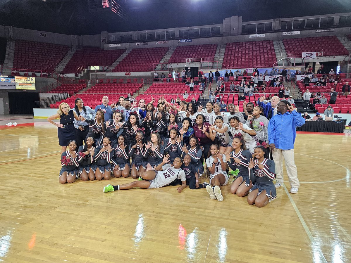 MrCoachWalk2's tweet photo. Wichita Falls... preciate you!!! Glad we came, even more so we leaving with plenty of hardware... nxt stop, San Antonio!!
#StateBound
#WolfPack
#RunPackRun https://t.co/yC9etBfGrV