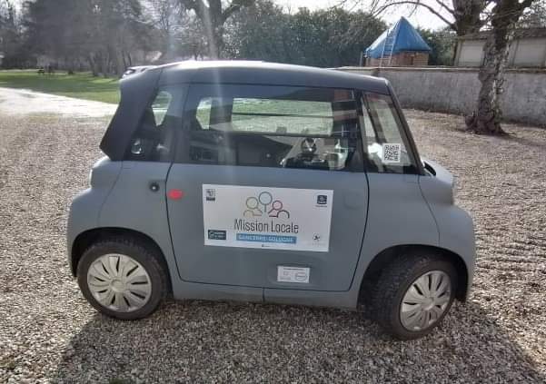 La petite Citroën AMI est au service des jeunes de la Mission Locale d'Aubigny-sur-Nère. Elle a parcouru en une année plus de 5000 kilomètres 👍