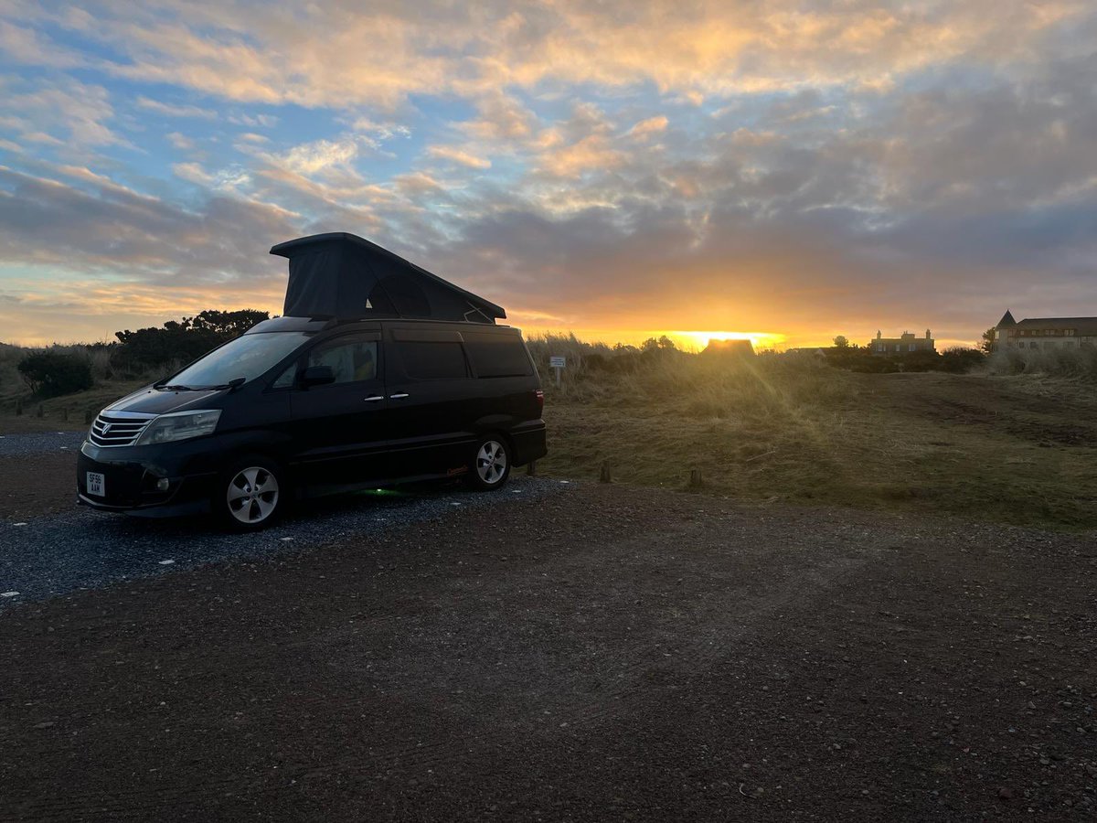DMK_17's tweet photo. First night (of many I hope) in our (family) van @findhorn - every time I go somewhere I’ll think of my Mum ♥️ Beautiful sunrise! https://t.co/0may6ABcDb
