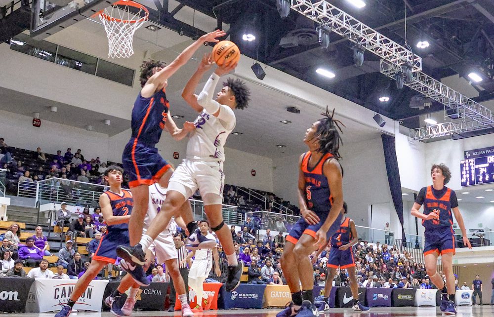 PHOTOS: Here's a great gallery by @jklingphotos from the @StAnthonySAINTS boys' basketball CIF championship win yesterday. the562.org/2024/02/24/pho…