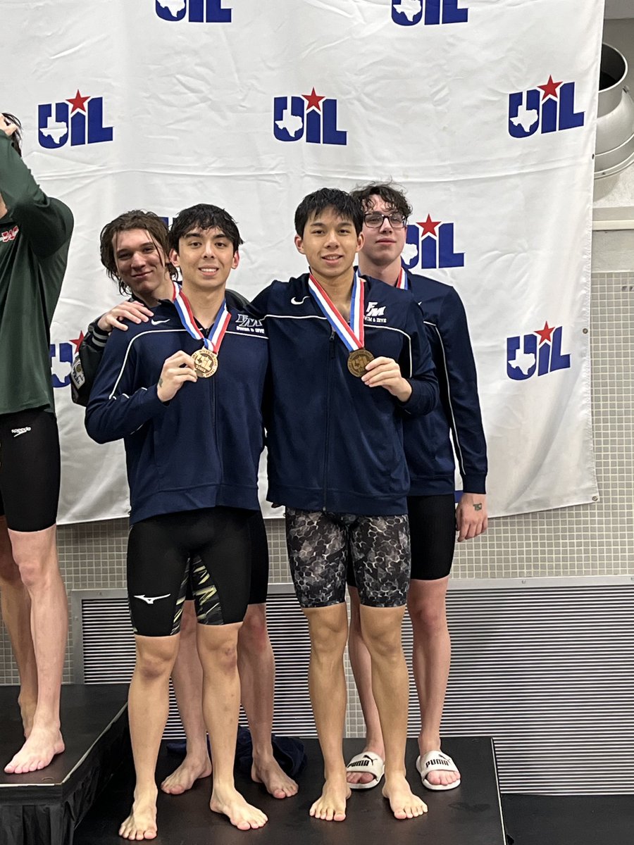 Boys 200 Medley Relay reached the podium with a 3rd place finish.  Go Jags!