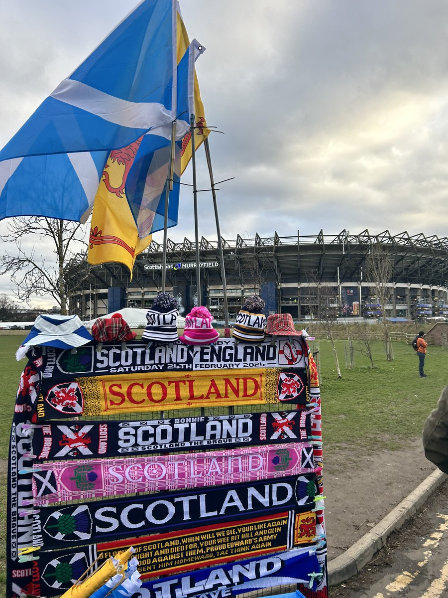 A cracking way to spend a Saturday. Lunch at @HeriotsRugby followed by South Africa (aka Scotland 😉) beating England at Murrayfield Stadium in front of a capacity crowd. Amazing to see Duhan van der Merwe become the first Scotland player to score a Calcutta Cup hat-trick.