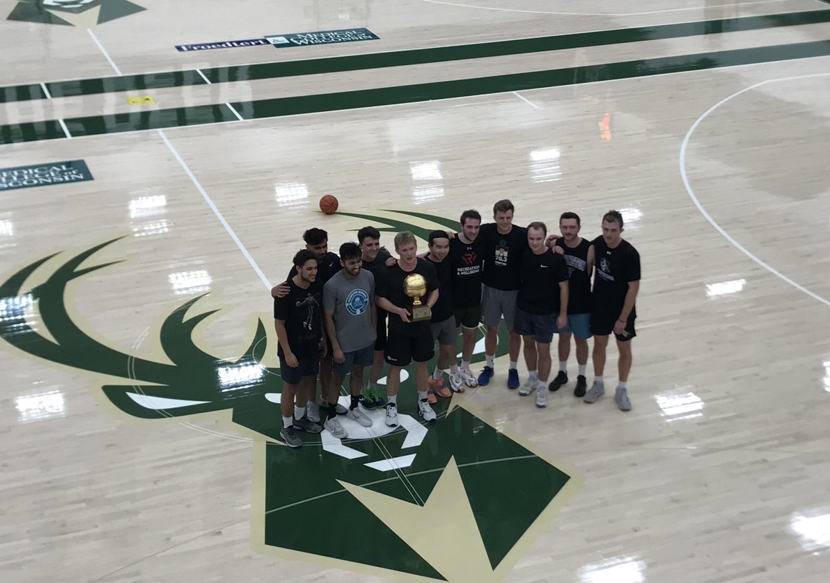 Congrats to the M1s for their Hoops For Hunger victory! Thanks to all who participated and donated for the cause and to @FeedingAmerica and @Bucks for partnering with @MedicalCollege for this amazing event and Program!!!