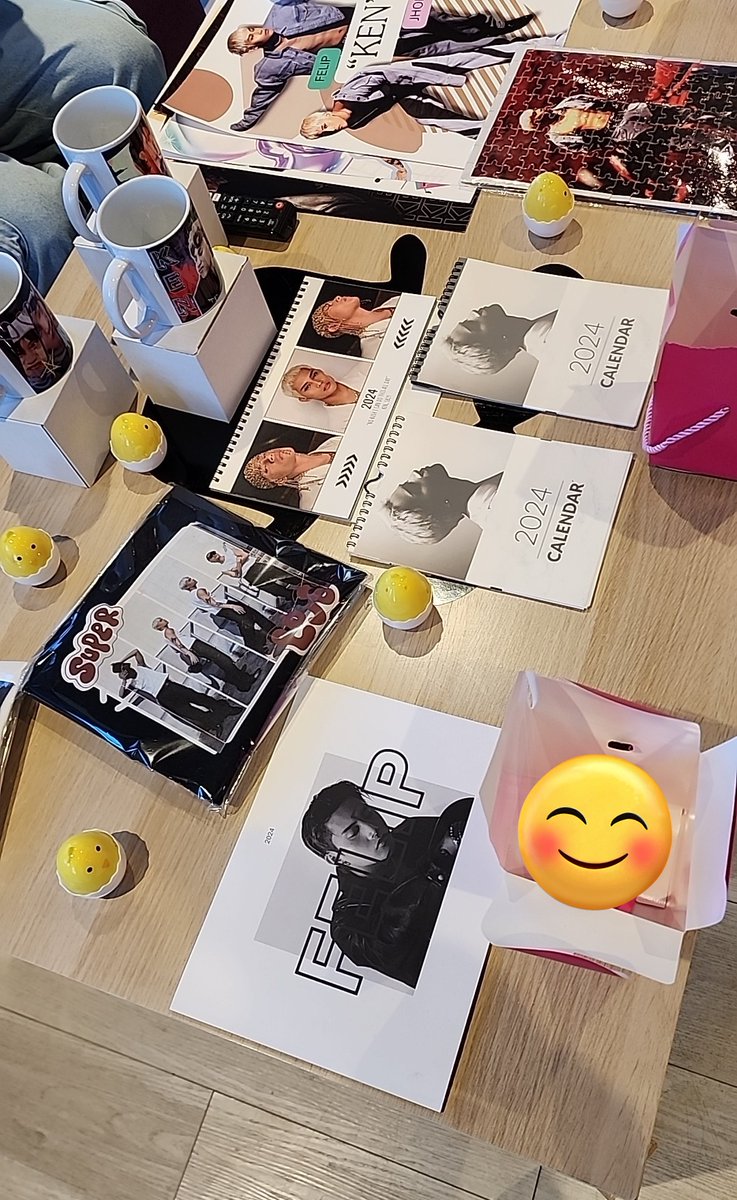 m_is_vip's tweet photo. The Ken raffle prizes looking so premium!!!!!🔥🔥🔥

#SB19KenCSEinTO2024
#SB19_KEN @felipsuperior https://t.co/Is3DhPHjBR