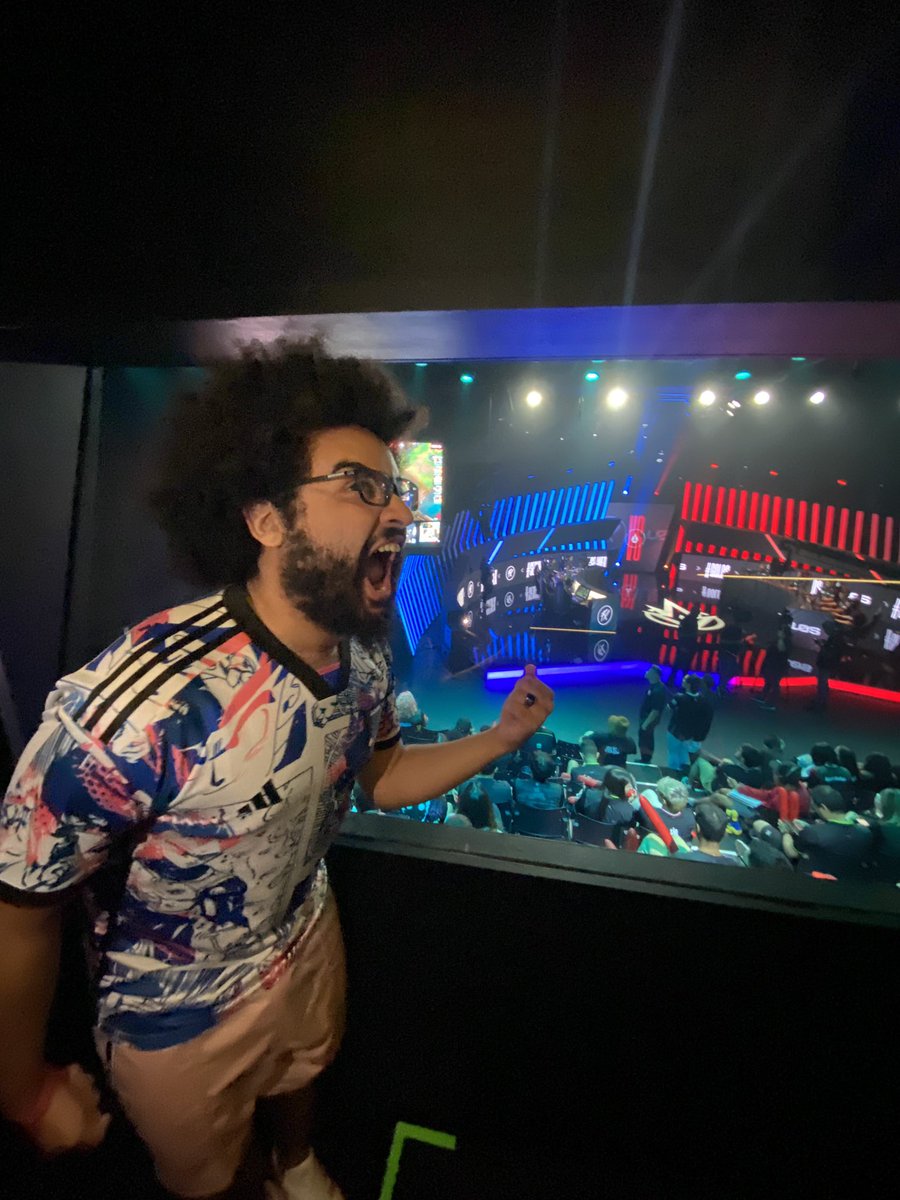 lgqueiroga's tweet photo. Hoje estive no #CBLOL à convite da @heinekenbr 🥹 #heinekenzero https://t.co/UX1AB7QkJ5