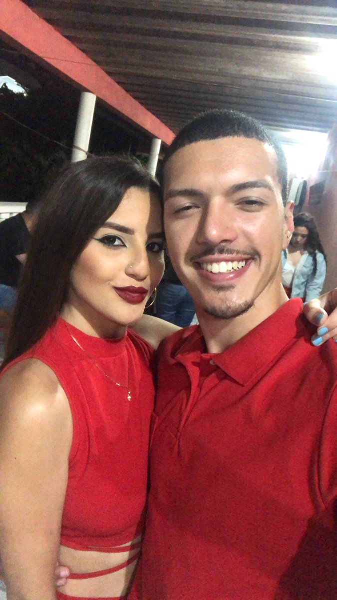 s_santoss18's tweet photo. sair com roupa combinando com ctz absoluta tá no meu top 10 coisinhas bregas favs num relacionamento 🥹🤌🏻❤️ https://t.co/Rjon5SOabd