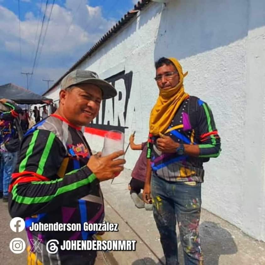 #24Feb | ¡Juntos Somos más! Hoy nos vinimos todos, Gran Polo Patriótico a la pinta del mural para la entrada de nuestro Municipio, innovando, mejorando nuestros espacios, en compañía Revolucionaria nosotros Venceremos. #UniónSoberaníaYBienestar