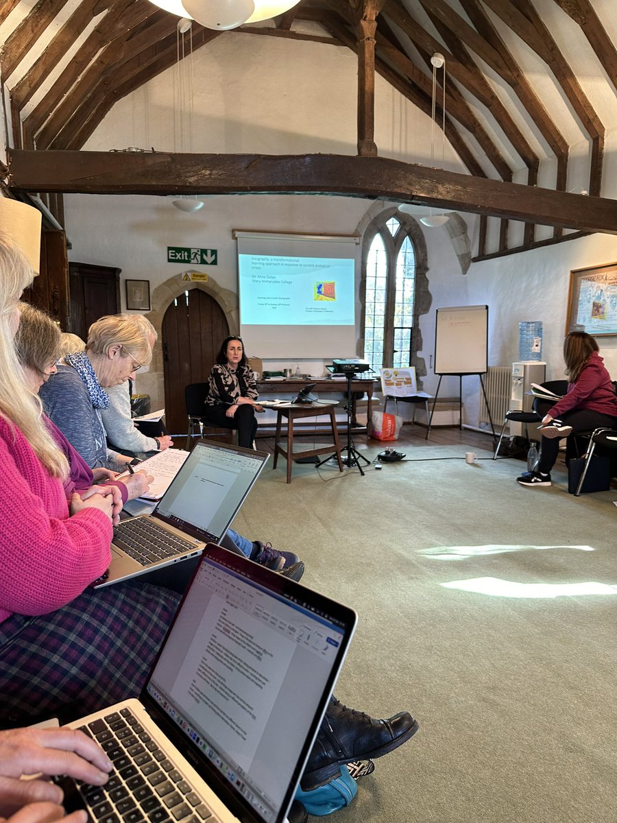 Fab day <a href="/ManorCharney/">Charney Manor Primary Geography Research</a> conf today - many excellent presentations &amp; conversations. 
Thanks for your children’s input @frankkilopezzz,  my presentation arguing why &amp; how the moon ought to feature in the geography curriculum seemed to go well.