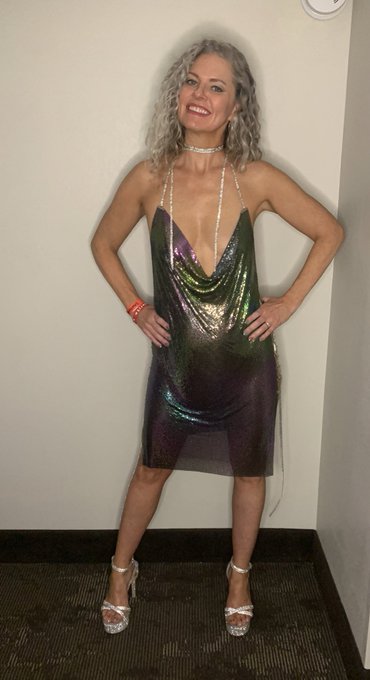 Girls night out discount! I&rsquo;m out with a bunch of girls for a birthday 🎉 party, it&rsquo;s her 30th so I&rsquo;m<a href="/tag/bisexual"class="tags"><span>#bisexual</span></a><a href="/tag/bi"class="tags"><span>#bi</span></a><a href="/tag/milf"class="tags"><span>#milf</span></a><a href="/tag/gg"class="tags"><span>#gg</span></a><a href="/tag/girlgirl"class="tags"><span>#girlgirl</span></a><a href="/tag/tribbing"class="tags"><span>#tribbing</span></a><a href="/tag/swinger"class="tags"><span>#swinger</span></a>