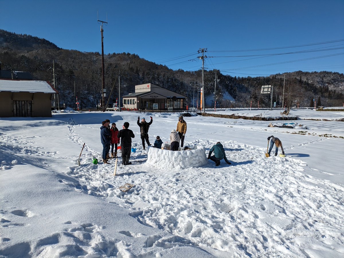 andrewthegaul's tweet image. .@ACXTokyo held an offsite in Shōwa, Fukushima to discuss #Próspera and other charter cities: astralcodexten.com/p/prospectus-o… .  We met the mayor, built a bonfire with the villagers, visited a 100-year old school house, and built a snow fortress. @slatestarcodex