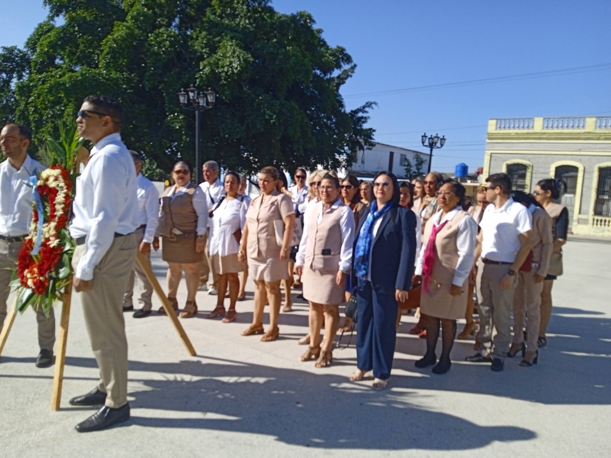 #MartiVive  #24DeFebrero 129 Aniversario del reinicio de la guerra de independencia y
firma del Código de Ética de los Cuadros de la Revolución Cubana #BandecHolguín ratificó su compromiso, consagración y entrega...🇨🇺❤️
#CubaViveEnSuHistoria