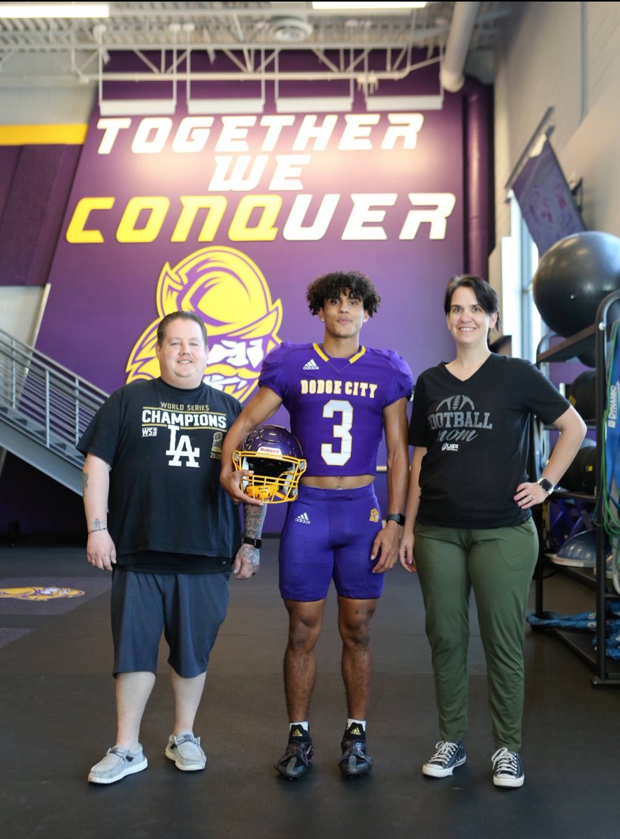 Had a great time with <a href="/GoConqsFB/">Dodge City Football</a> today loved the environment! <a href="/coachterrykarg/">Terry Karg</a>