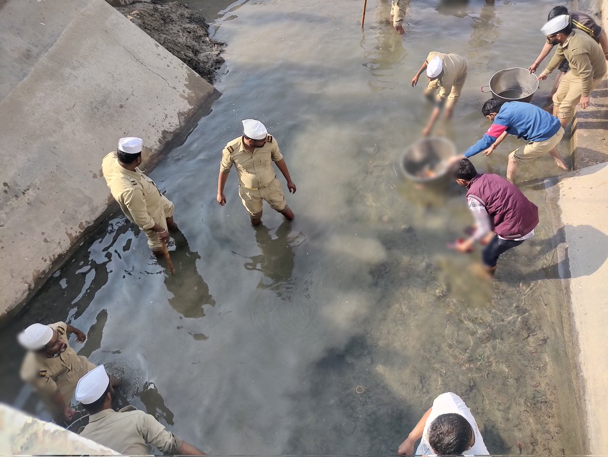 #projectamrit  'swach jal swach mann' 
A water cleaning and conservation initiative 
 
Lets contribute towards a cleaner 
12 PBN nahar Pilibanga
#Swachhjalswachhman
#projectamrit
#servicewithhumility
#santnirankaricharitablefoundation
#santnirankarimission
#pilibanga #yellowcity