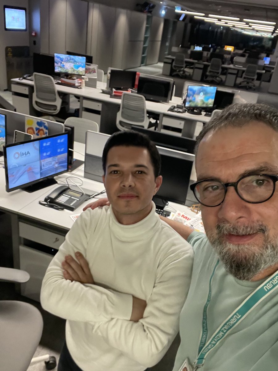 İbrahim Sadri (@ibrahimsadri24) on Twitter photo Günaydın.
25 Şubat pazar sabahında, haber merkezimizde hazırlıklarımız bitti gibi.
Birazdan ben stüdyoya özel haberler muhabirimiz <a href="/altayyaltugg/">Altay Altuğ</a> ise canlı bağlantılarımız için İstanbul sokaklarında olacak.
8.30’da görüşmek ümidiyle..
<a href="/atvdeHaftasonu/">atv'de Hafta Sonu</a> Günaydın.
25 Şubat pazar sabahında, haber merkezimizde hazırlıklarımız bitti gibi.
Birazdan ben stüdyoya özel haberler muhabirimiz <a href="/altayyaltugg/">Altay Altuğ</a> ise canlı bağlantılarımız için İstanbul sokaklarında olacak.
8.30’da görüşmek ümidiyle..
<a href="/atvdeHaftasonu/">atv'de Hafta Sonu</a>