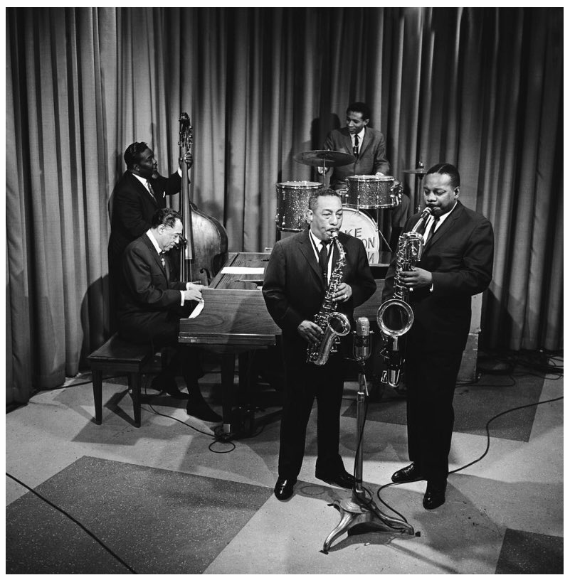 Duke Ellington Today Show, 1964 L-R: Duke Ellington, Ernie Shepard, Johnny Hodges, Sam Woodyard and Harry Carney. ©︎ Blueyetaxa