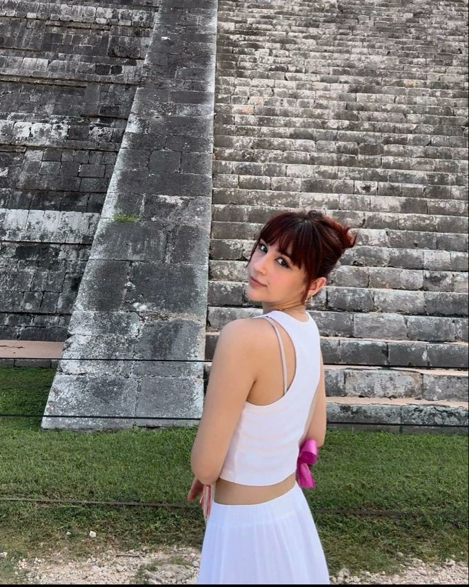 TheWarningZ's tweet photo. Pau en Chichén Itza. ♡

@TheWarningBand2 #TheWarning #TheWarningRockBand #TheWarningLovers #Rock #GirlPower #México #Fans #TheWarningFans #RockGirls #RockBand #DanielaVillarreal #PaulinaVillarreal #AlejandraVillarreal https://t.co/7dScsmPepX