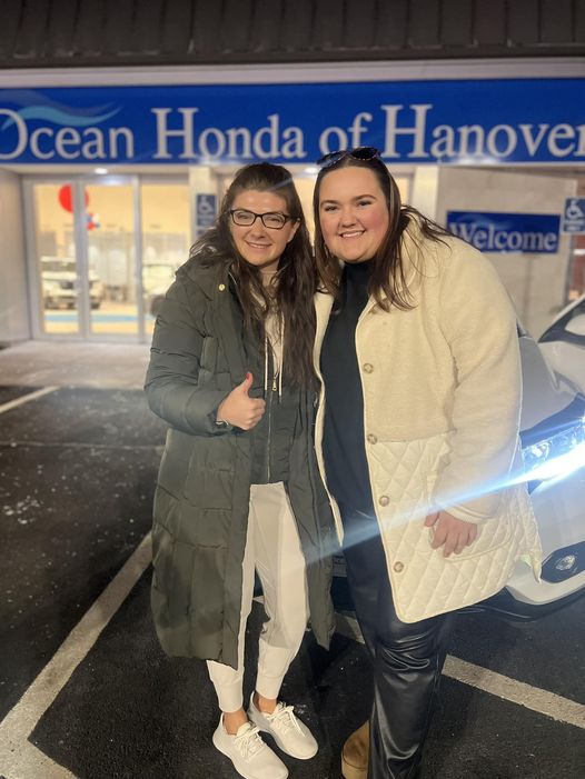 OceanHanover's tweet image. 🎉CONGRATULATIONS🎉 to Allyx on her new HRV!!🥳 So glad we could help you with purchasing your first car on your own 🚗♥️
Buying a car is a big deal! I’m here to make sure you get the best deal🤗
📲774-559-8809✨Carly Poh with Ocean Honda of Hanover