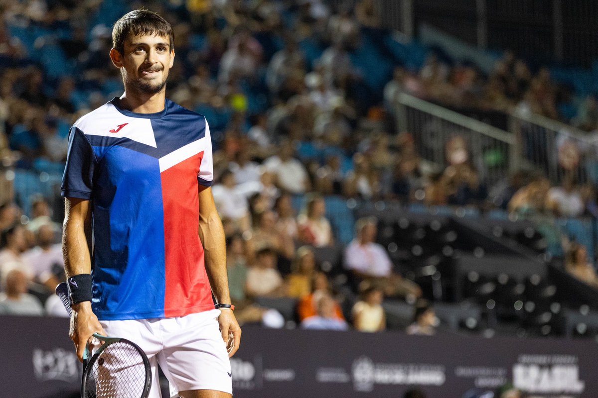 ASDKADJAHDKA SIII NAVEEEE 🚀🚀🚀

Desde la qualy, a ganar su primer partido ATP y A LA FINAL DEL ATP 500 DE RÍO 🇧🇷

Obtuvo la victoria más importante de su carrera ante Cameron Norrie 🇬🇧 6-4 y 6-2

A seguir soñando, <a href="/marianonavone1/">Nano</a> ☺️
📸 <a href="/RioOpenOficial/">Rio Open</a>