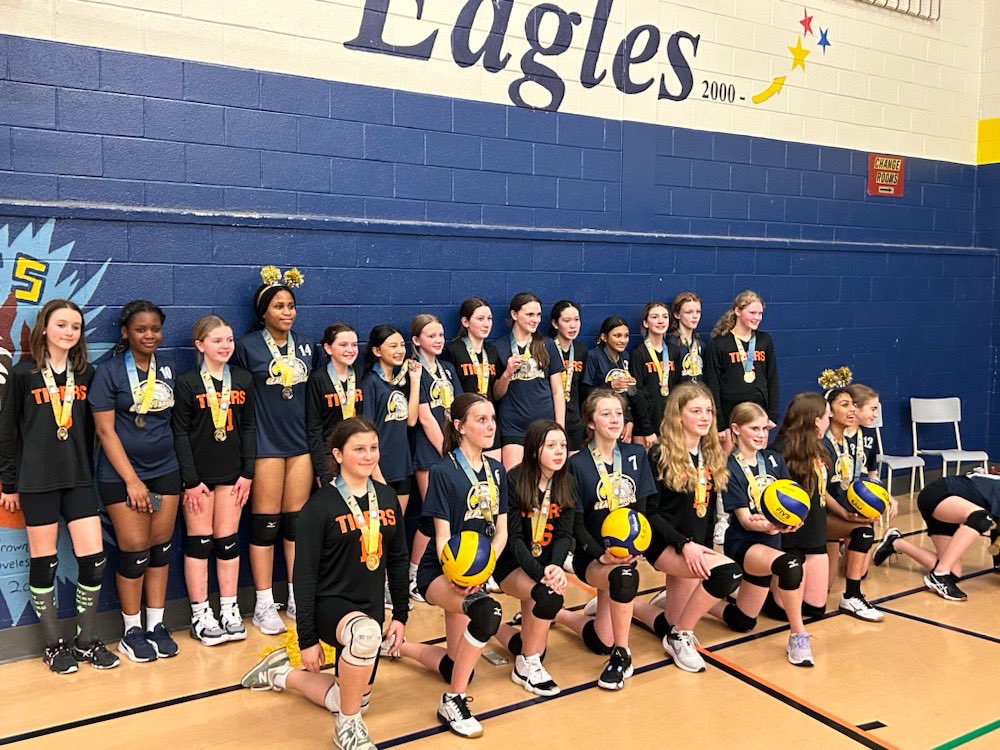 Congratulations to <a href="/learysbrook/">Leary's Brook Jr High</a> 🦅 grade 7 girls 🏐 team on winning silver🥈at their provincial championships this weekend! Soar 🦅s!!