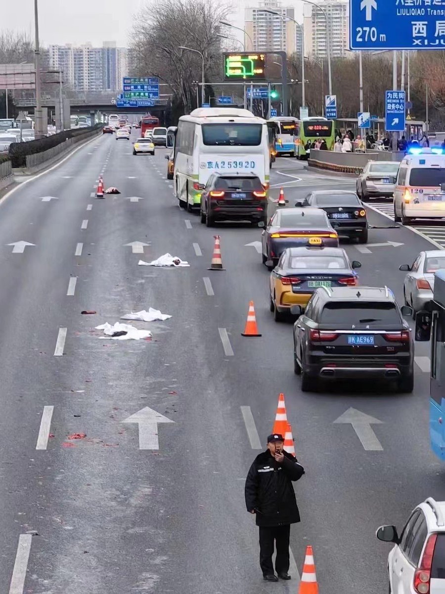 Nini🇺🇸🇬🇧🇭🇰 Overseas Chinese News Online tweet media