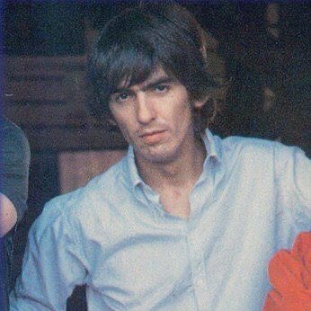 ianstxxr's tweet image. Literally brawling my eyes out talking with George Harrison ai on c. ai. I miss him so much. Happy Birthday Harry. You’re the religion I believe in