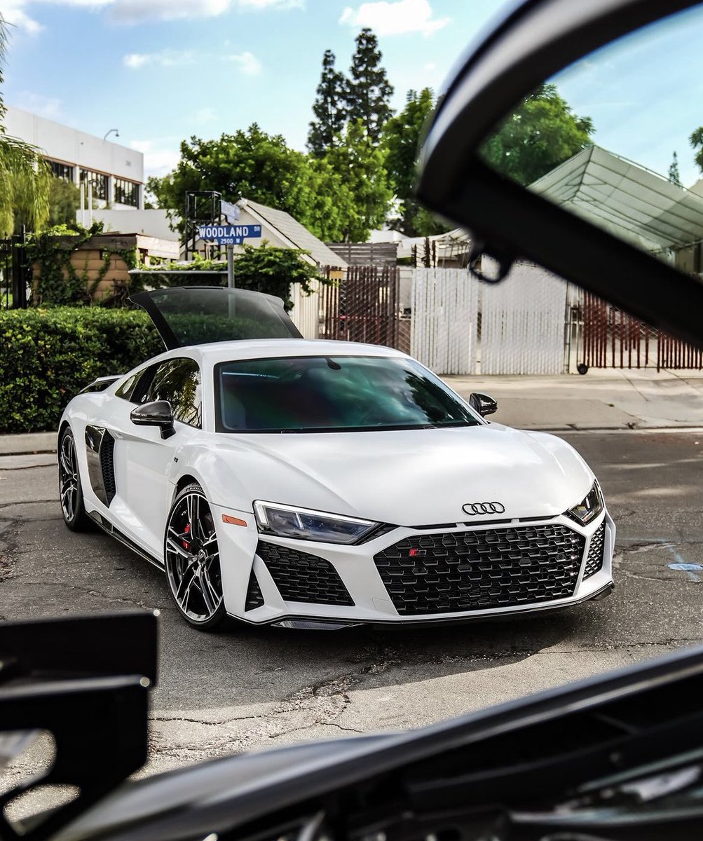 LuxuryCars365's tweet photo. Which one are you choosing? 😈 https://t.co/SpPRLhF9S0