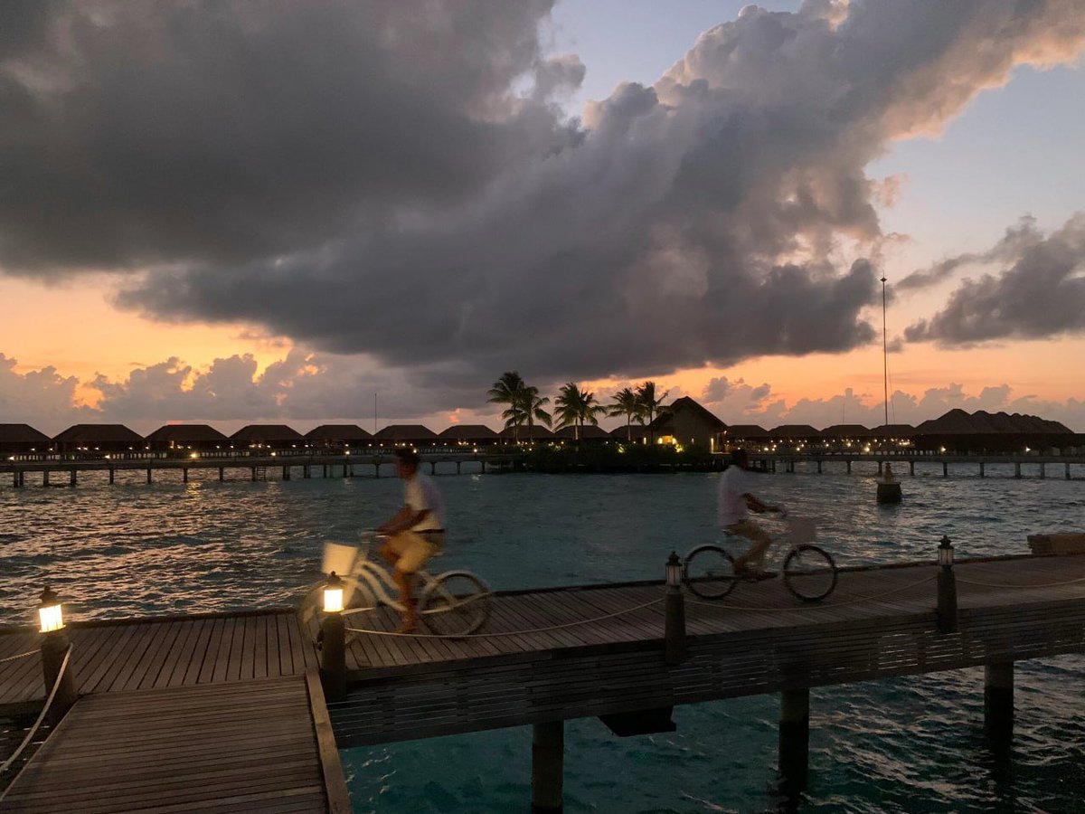 Cc6Lin's tweet image. 昼と夕陽です。🌇