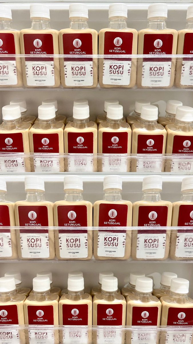 SetunggalC's tweet photo. Kopi susu Setunggal siap minum secret recipe sudah bisa dipinang
#setunggal #setunggalindonesia #setunggalcoffee https://t.co/pi7pe6G3s9